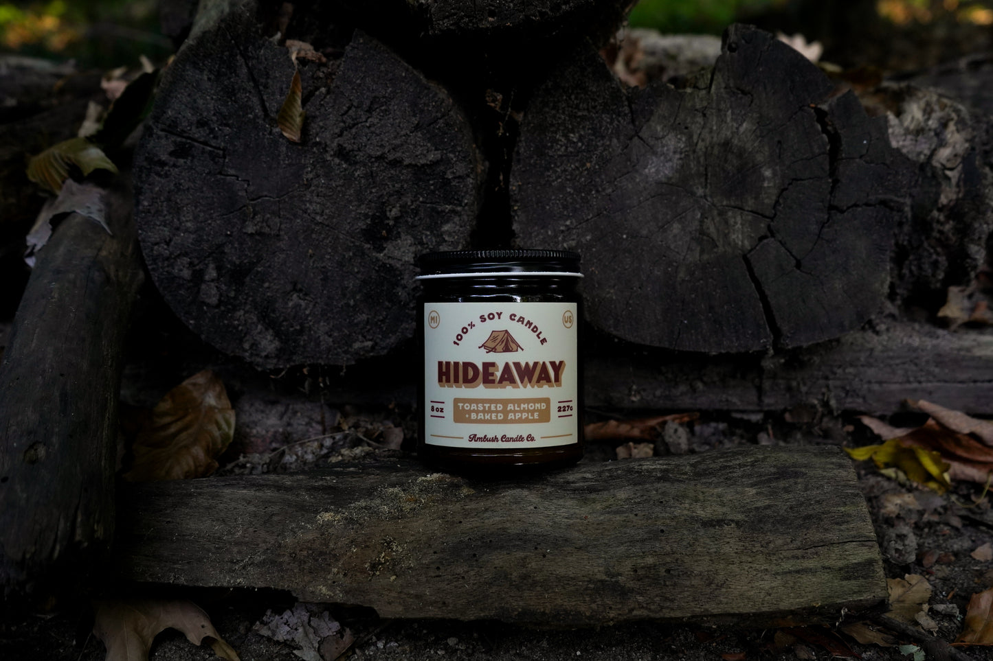 Hideaway | Toasted Almond + Baked Apple 8oz Soy Candle